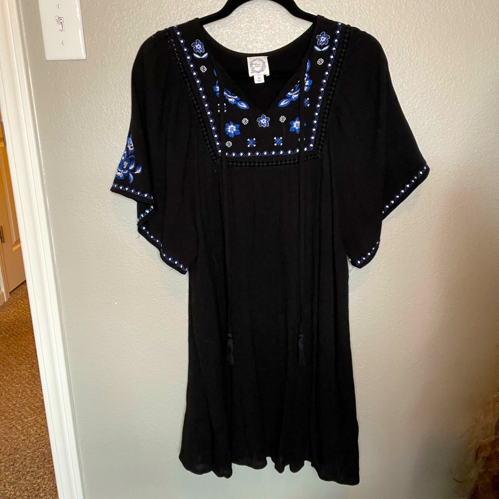 Black Dress with flowy Sleeves and Blue and White Embroidery